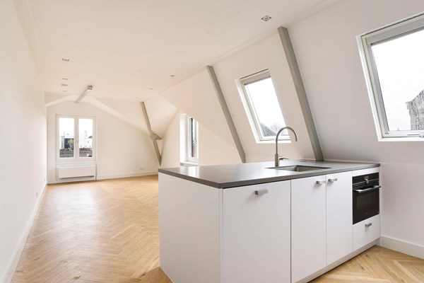 Rented: Johannes Vermeerstraat 52-4, 1071 DT Amsterdam